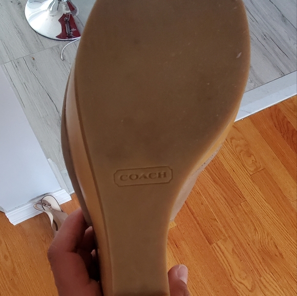 Coach beige wedge shoe - Picture 3 of 4